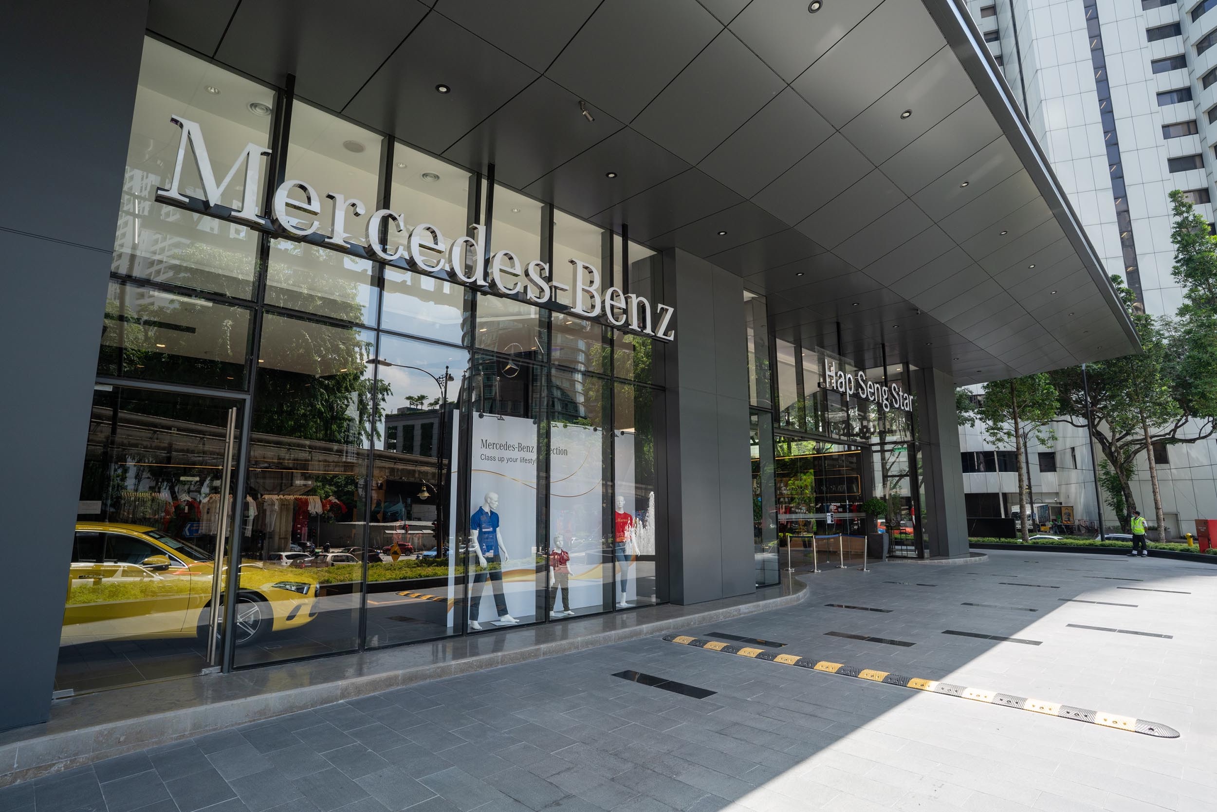 Mercedes-Benz Accessories & Collection Boutique